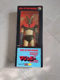 REAL ACTION HEROES