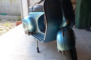 Vespa d'epoca VBB 150
