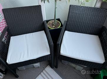 Poltroncine e divanetto da esterno
