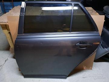 Porta posteriore sinistra Toyota Avensis 2007