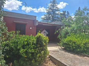 VILLA A SCHIERA A CASSANO DELLE MURGE