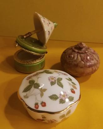 3 Scatoline in marmo e ceramica