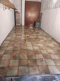 Grazioso box auto ristrutturato