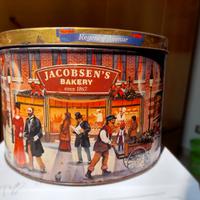 Scatolo in Latta  di biscotti  Danesi anno 1987---