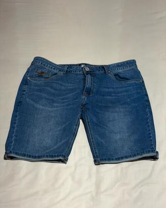 Pantaloni jeans corti