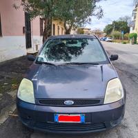 Ford Fiesta 2003 – economica e funzionante