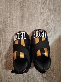 protezioni piedi kickboxing 