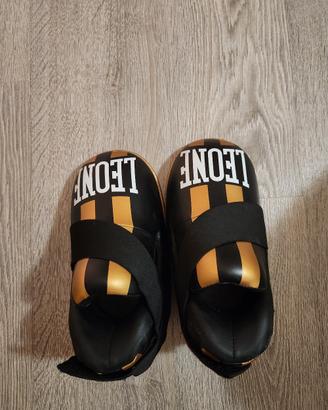 protezioni piedi kickboxing 