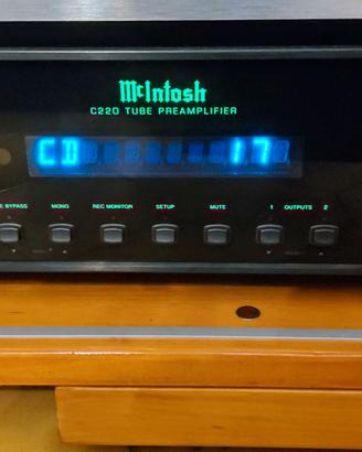 Preamplificatore McIntosh C220