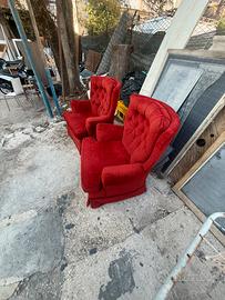 Coppia di poltrone vintage rosse in velluto
