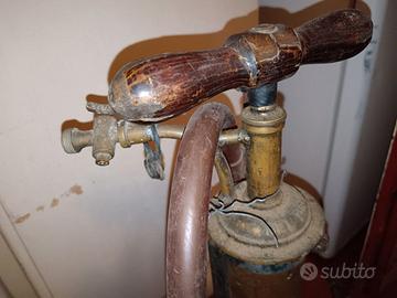 Pompa per il solfato di rame anni 50