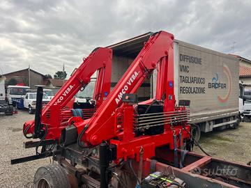 Gru Amco Veba 704