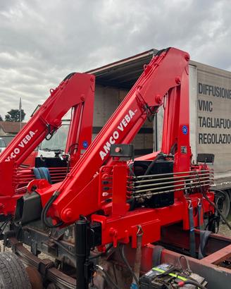 Gru Amco Veba 704