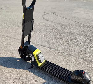 🛴 Monopattino Elettrico Husqvarna Skutta NUOVO 🛴