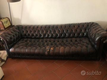 Divano Chesterfield
