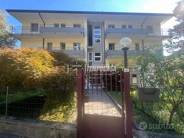 Albese con Cassano - quadrilocale con balcone, box