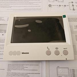 Videocitofono a colori 7" con vivavoce