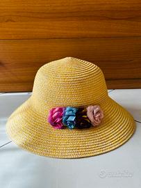 Cappello estivo giallo con fiori