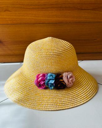 Cappello estivo giallo con fiori