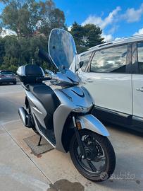 scooter SH 125 edizione luglio 2026 colore silver