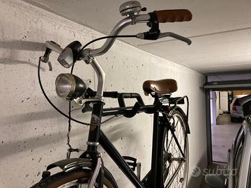 Bici da strada uomo nera