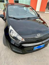 KIA Rio 1.1 auto Neopatentato