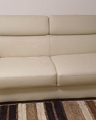 DIVANO LETTO MATRIMONIALE 2 POSTI – €300 – MILANO