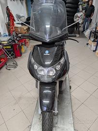 Piaggio beverly scooter 250