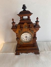Orologio antico da tavolo o camino