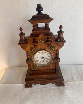 Orologio antico da tavolo o camino