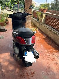 Yamaha X-Max 250 – 2006 – 50.000 km – gomme nuove