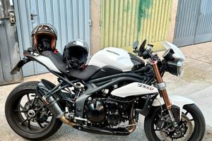 Triumph speed triple 1050