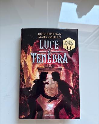 Luce e Tenebra – Dal mondo di Percy Jackson”
