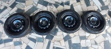 Gomme invernali complete di cerchi in acciaio