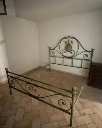 Letto matrimoniale in ferro battuto dipinto a mano