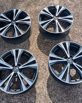 cerchi originali Nissan qashqai da 18 