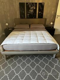 Letto matrimoniale con doghe in legno