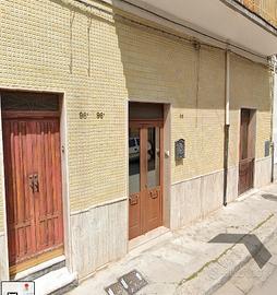 DUE APPARTAMENTI IN VIA MASSARI n° 96