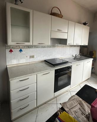 Cucina componibile completa con elettrodomestici