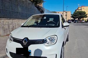Auto twingo anno 2021