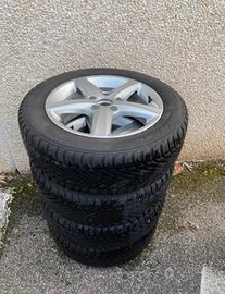 4 ruote cerchi e gomme invernali VW 205 55 16