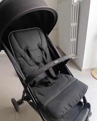 Passeggino Chicco  leggero e compatto 