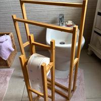 Arredo bagno in legno