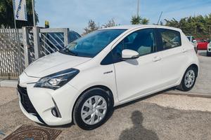 Toyota Yaris 1.5 Hybrid Business