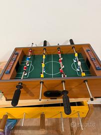 Calcio balilla con retro per biliardo