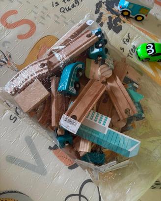 Lotto giochi in legno e plastica per bambini