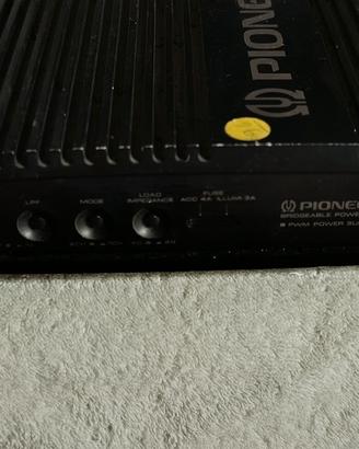 Amplificatore auto