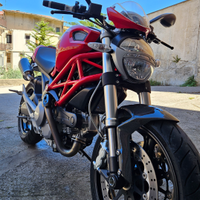 Ducati monster 696