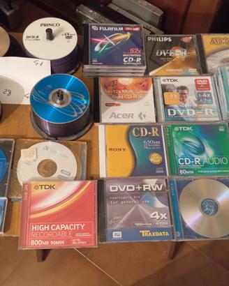 Lotto di CD e DVD nuovi varie marche 