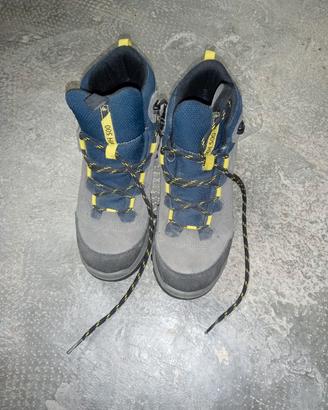  Scarponcini trekking 